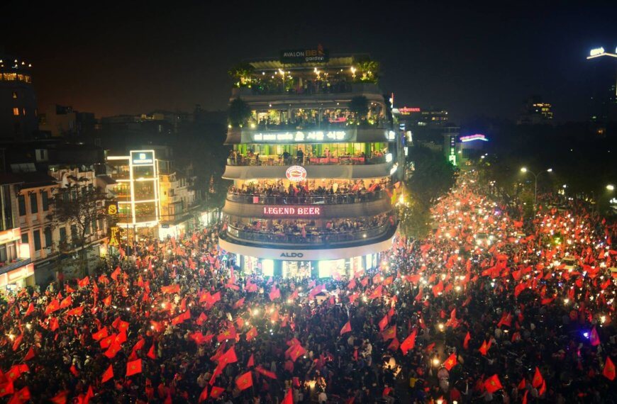 Must-try Things to do in Hanoi at Night